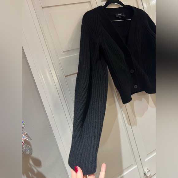 EUC Theory the Sculpted Sleeve Cable Thick Knit Cardigan Sweater - Picture 3 of 7